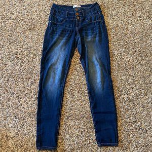 Dark Wash High Wasted Jeans